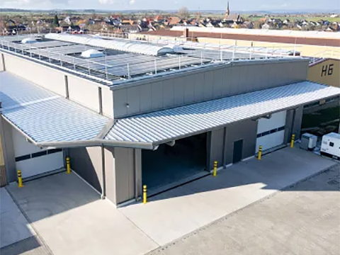 New raw material warehouse, photovoltaics and a refined brand claim