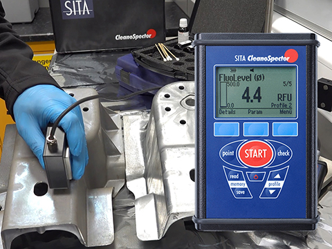 Dyne inks and CleanoSpector test aluminium part cleanliness