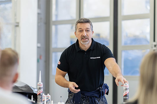 Henkel offers free demonstrations to body shops