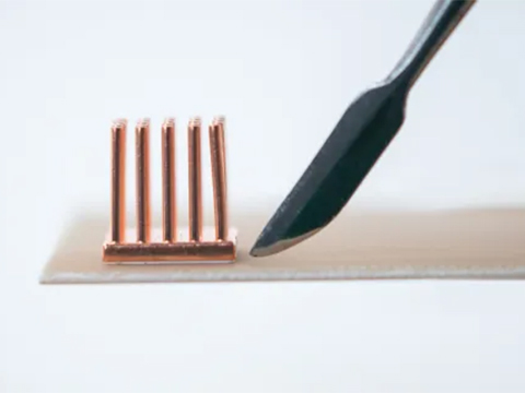 Electrically insulating epoxy features ultra-high thermal conductivity