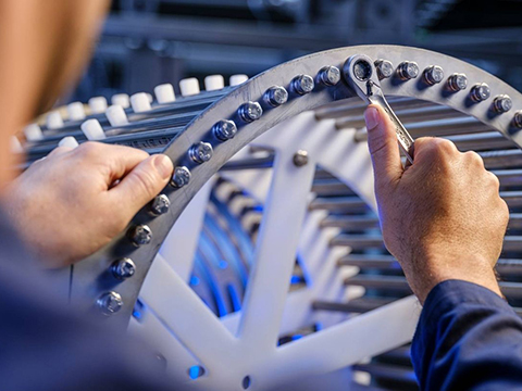 Cutting costs and reducing downtime risk for machine builders