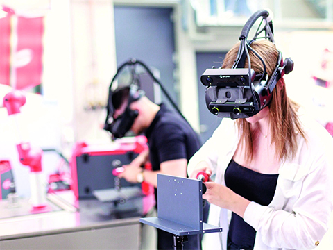 Fronius makes standards-compliant welding easier than ever, even for robots and cobots